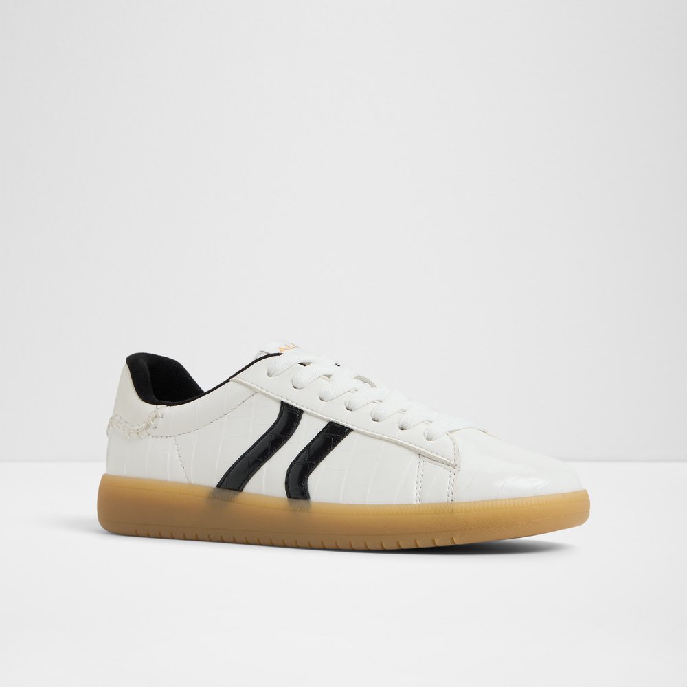 Chicsneaker2