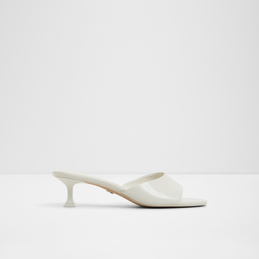 Delphinia - White