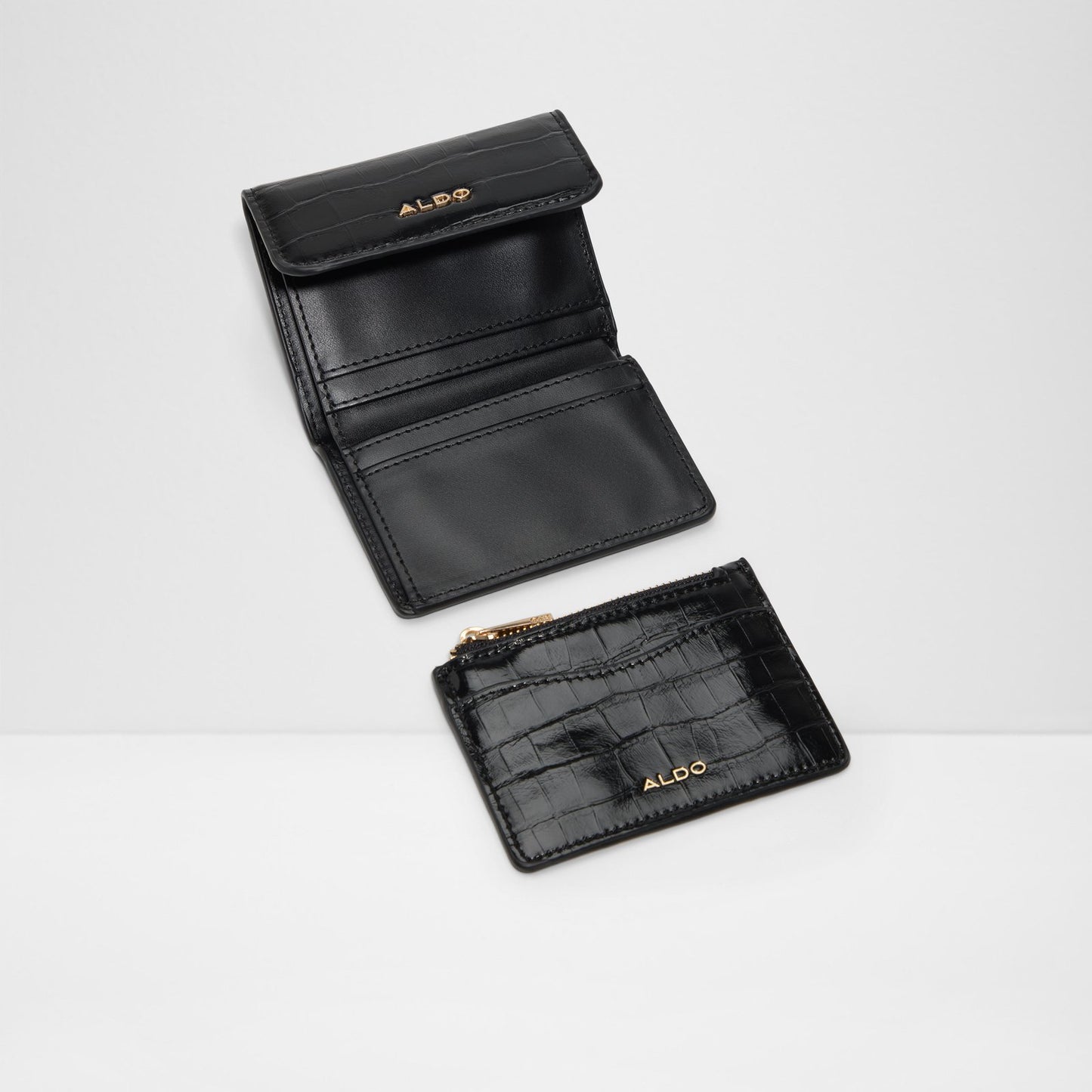 Riella - Black
